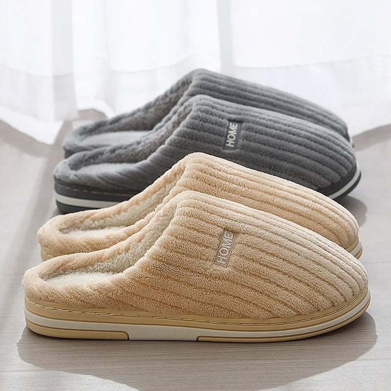 Chaussons peluche fermés portés