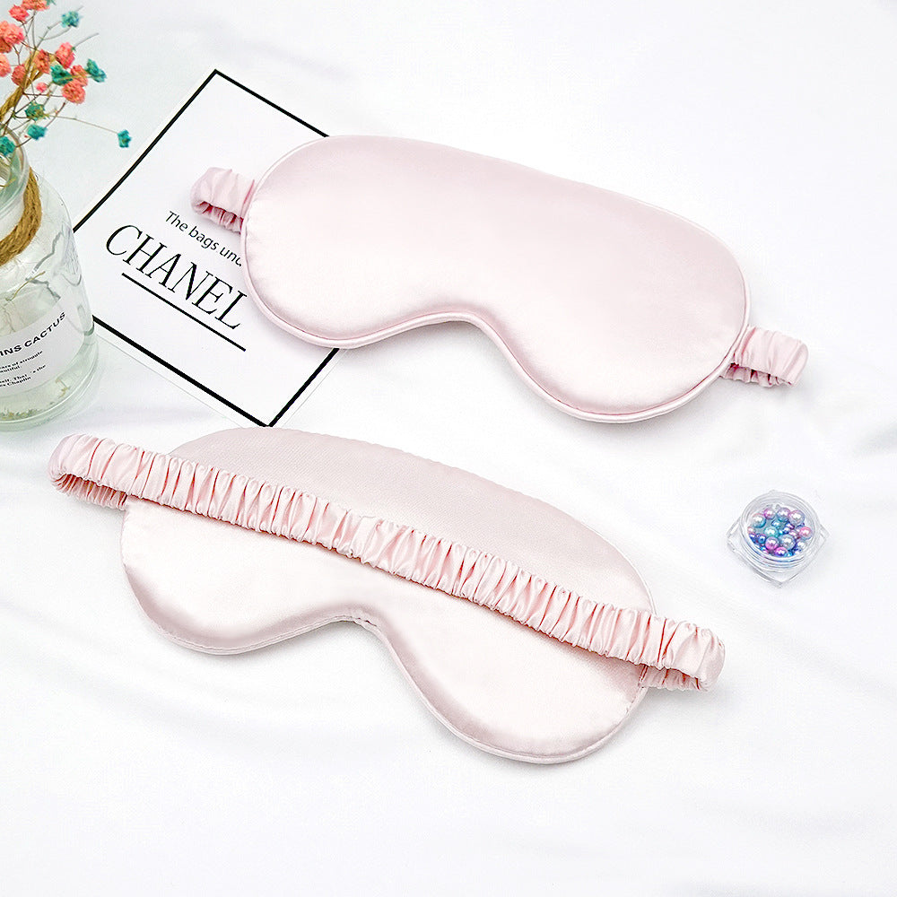 Masque de nuit effet soie rose clair
